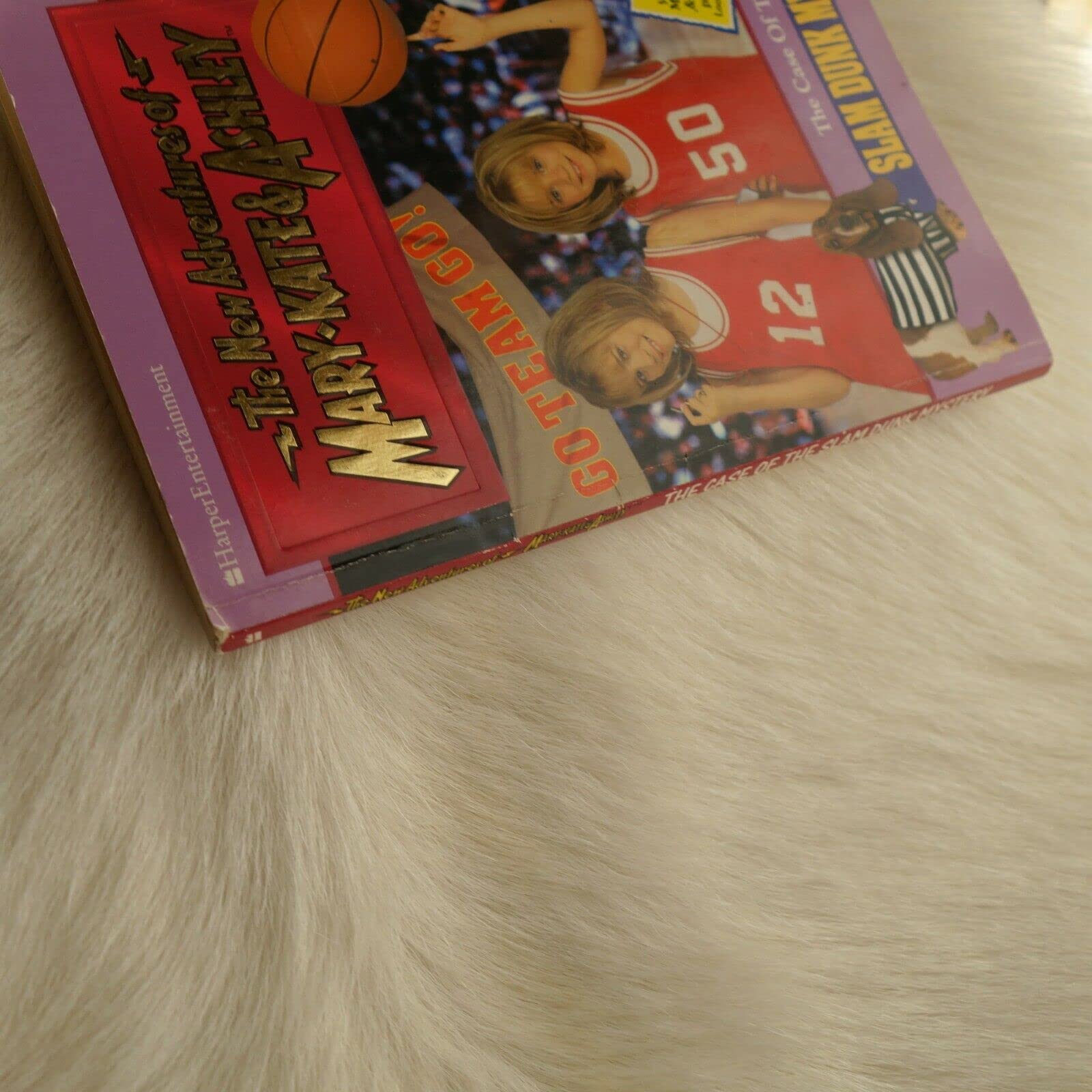 The Case of the Slam Dunk Mystery (New Adventures of MaryKate & Ashley, No. 15),Used