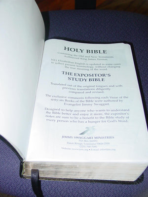 Expositor's Study Bible,New