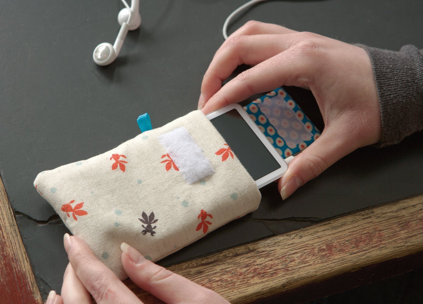 The New Handmade: Simple Sewing for Contemporary Style,Used