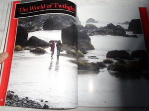 Twilight: The Complete Illustrated Movie Companion,New