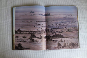 Africa: A continent revealed,Used