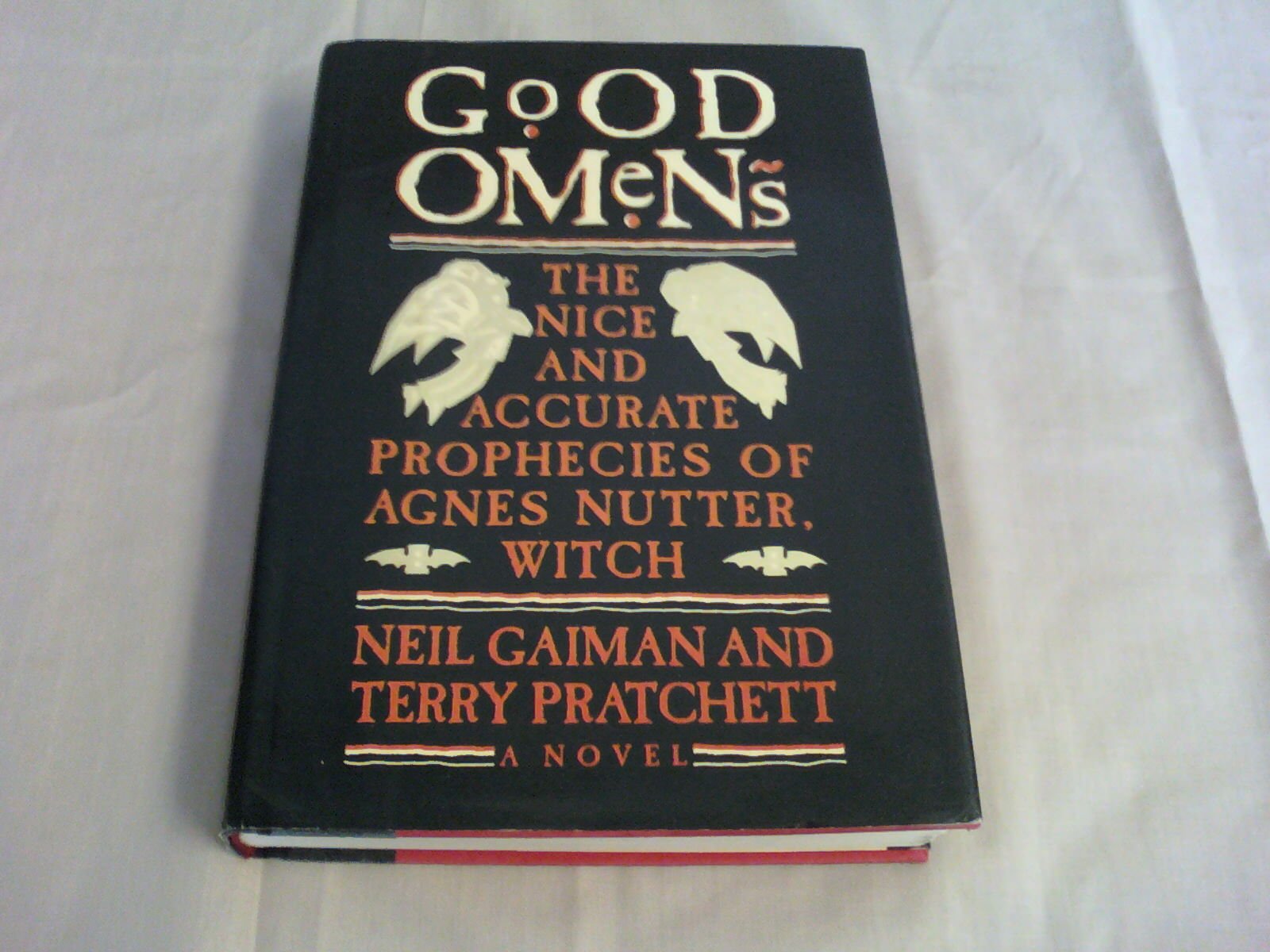 Good Omens: The Nice And Accurate Prophecies Of Agnes Nutter, Witch,Used