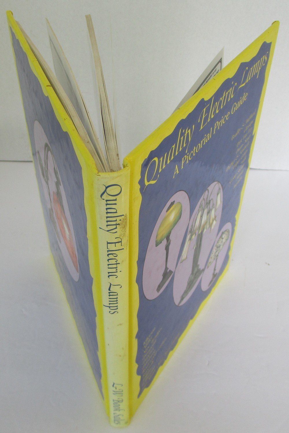 Quality Electric Lamps: A Pictorial Price Guide,New