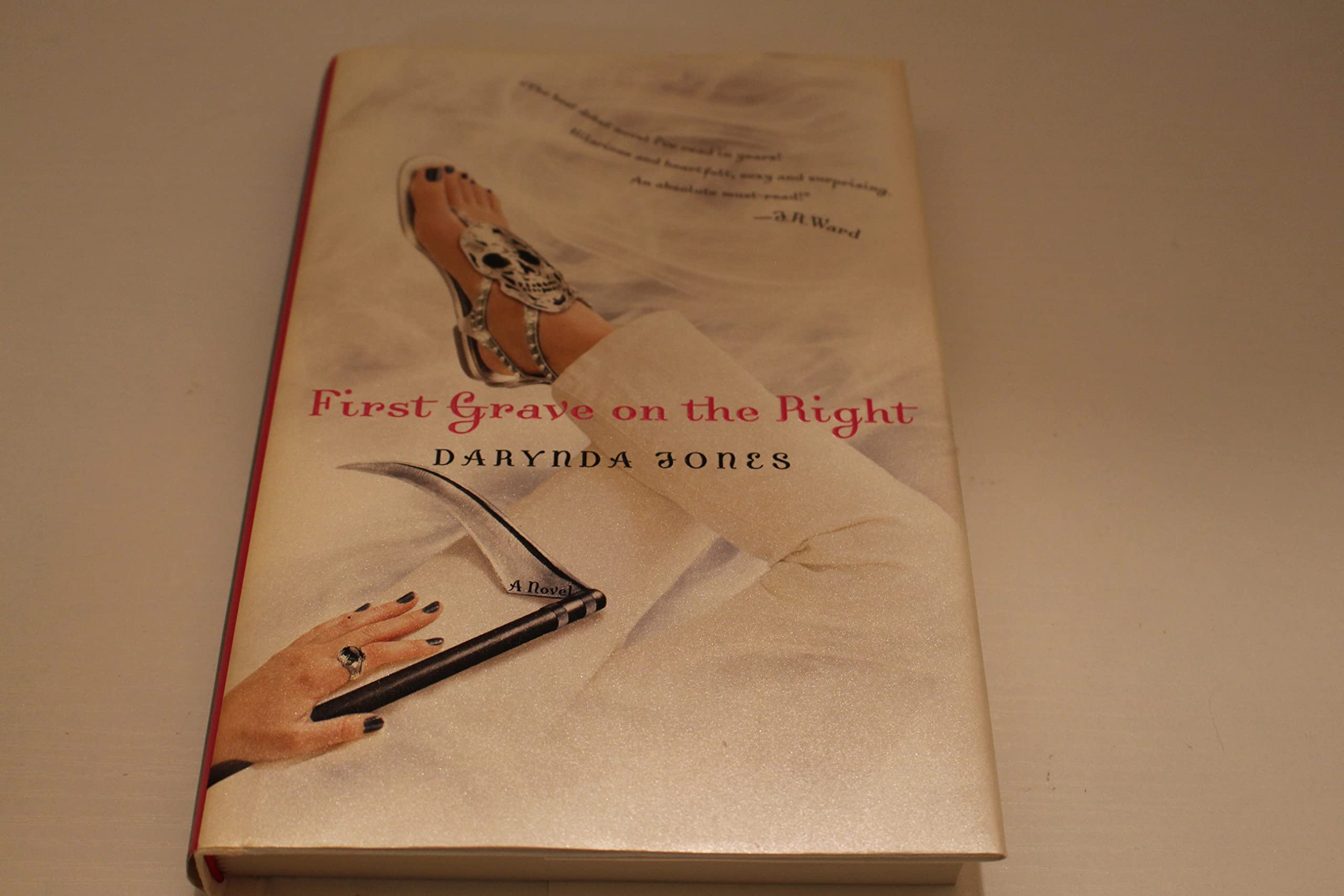 First Grave On The Right (Charley Davidson Series),New