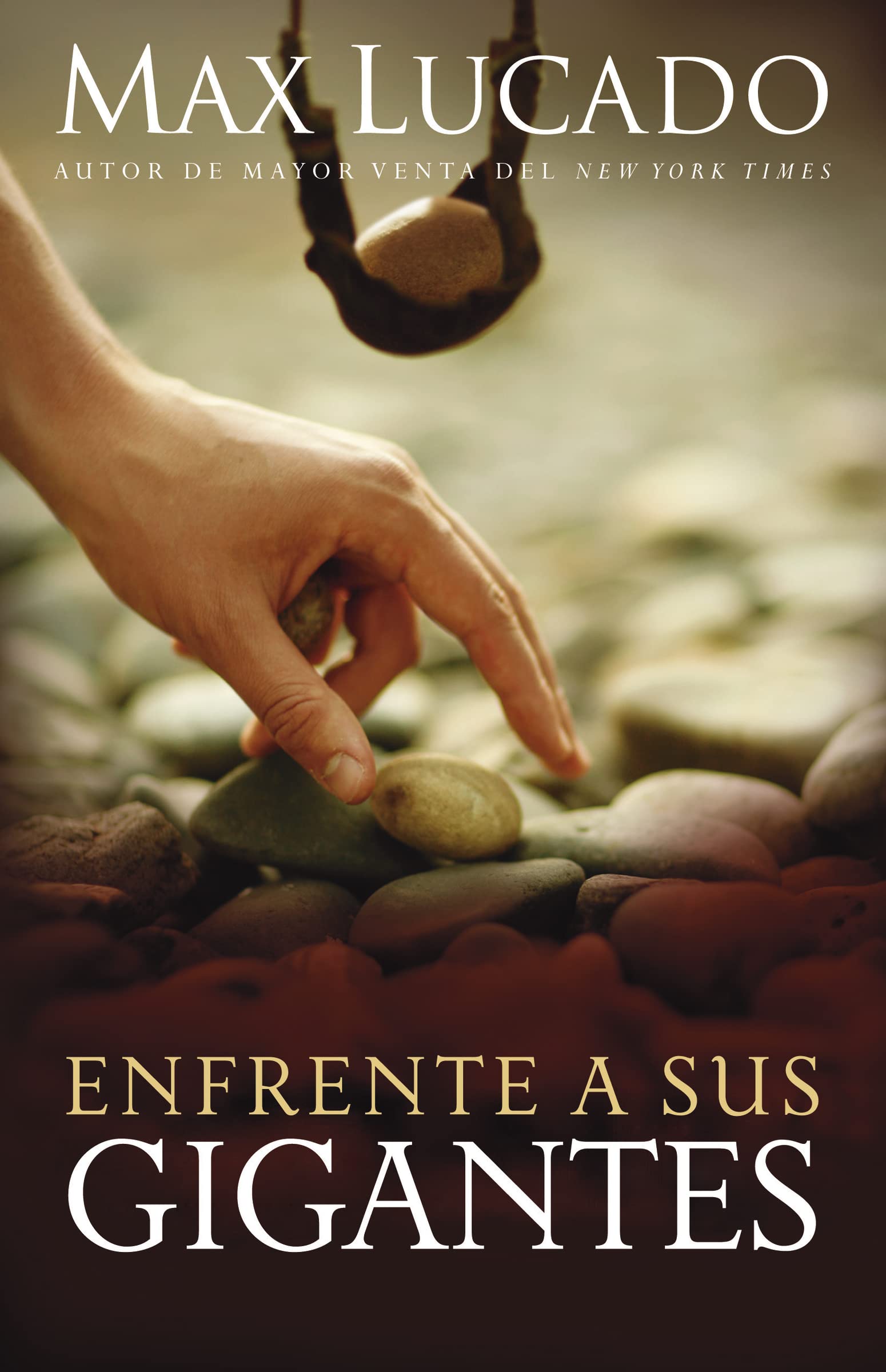 Enfrente a sus gigantes: The God Who Made a Miracle Out of David Stands Ready to Make One Out of You (Spanish Edition),Used