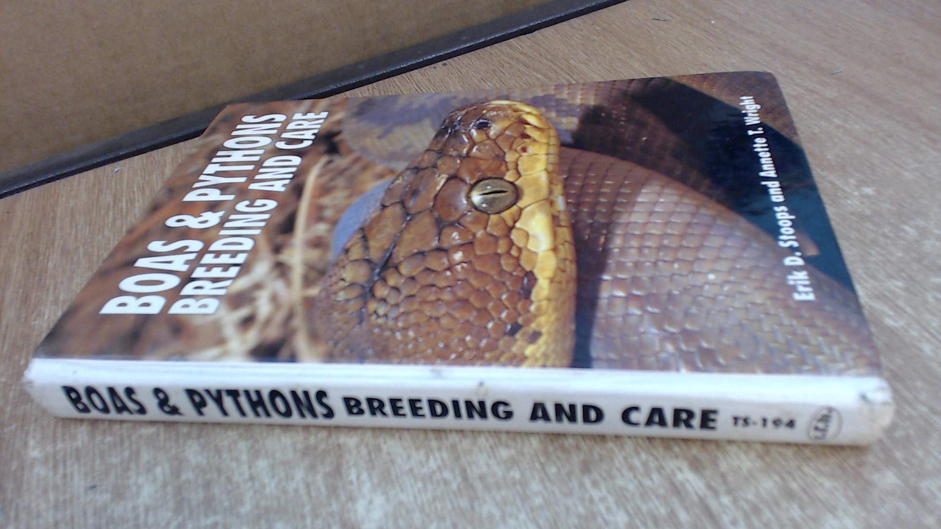 Boas & Pythons: Breeding and Care,Used