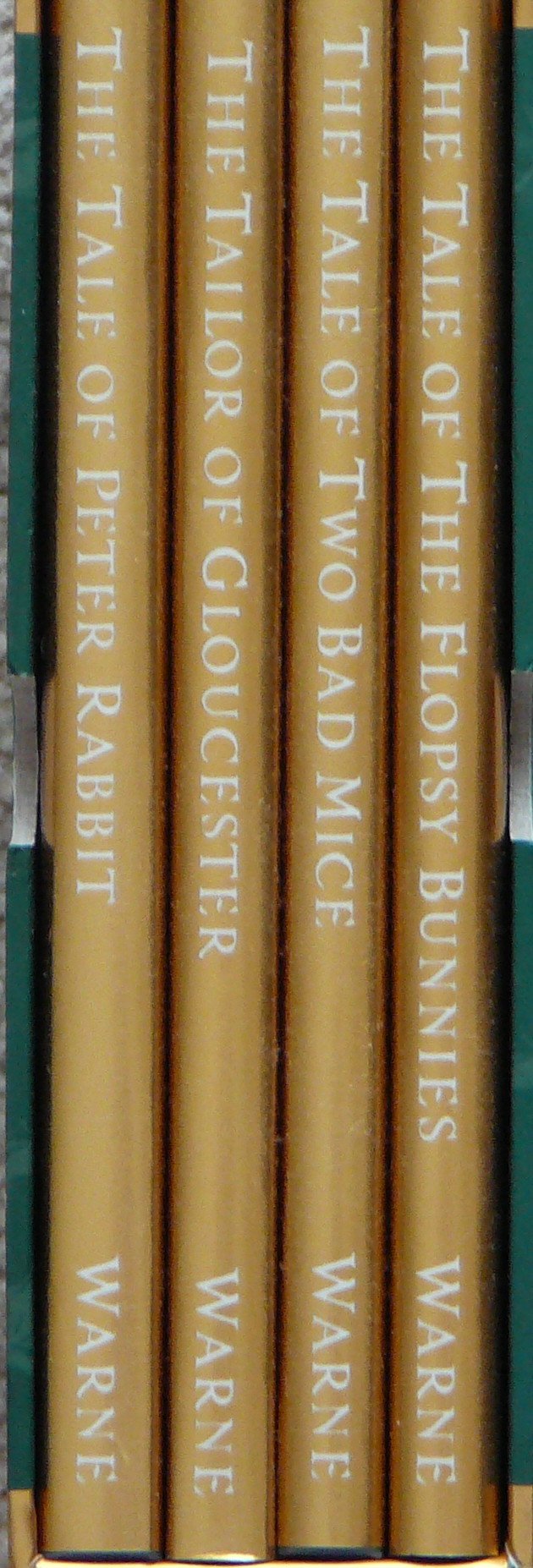 Peter Rabbit's Holiday Collection Deluxe Giftset,Used