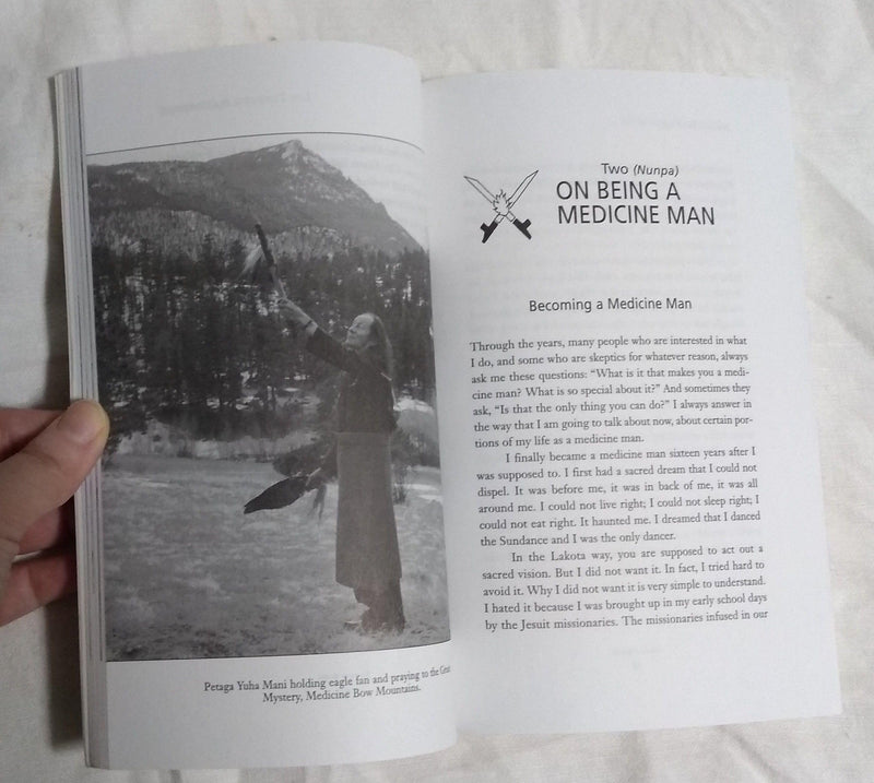 Sacred Fireplace (Oceti Wakan): Life and Teachings of a Lakota Medicine Man,Used