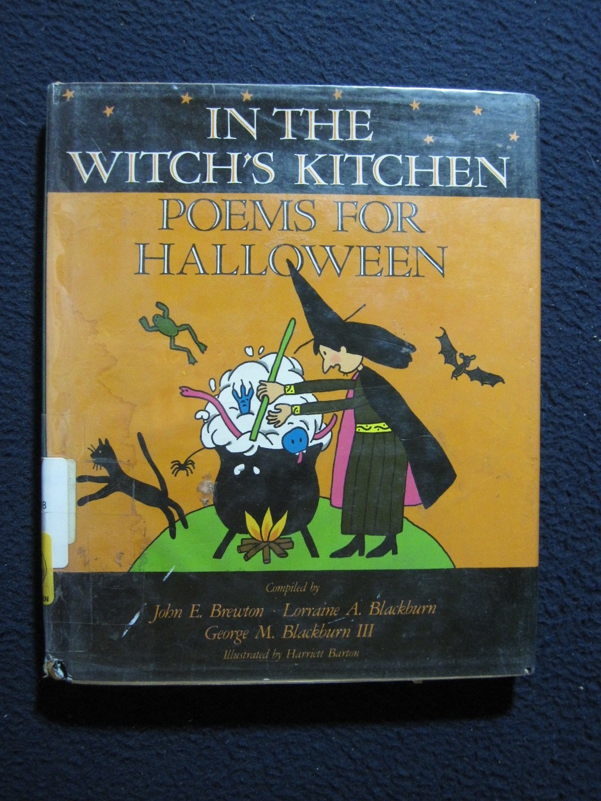 In the Witch's Kitchen: Poems for Halloween,Used