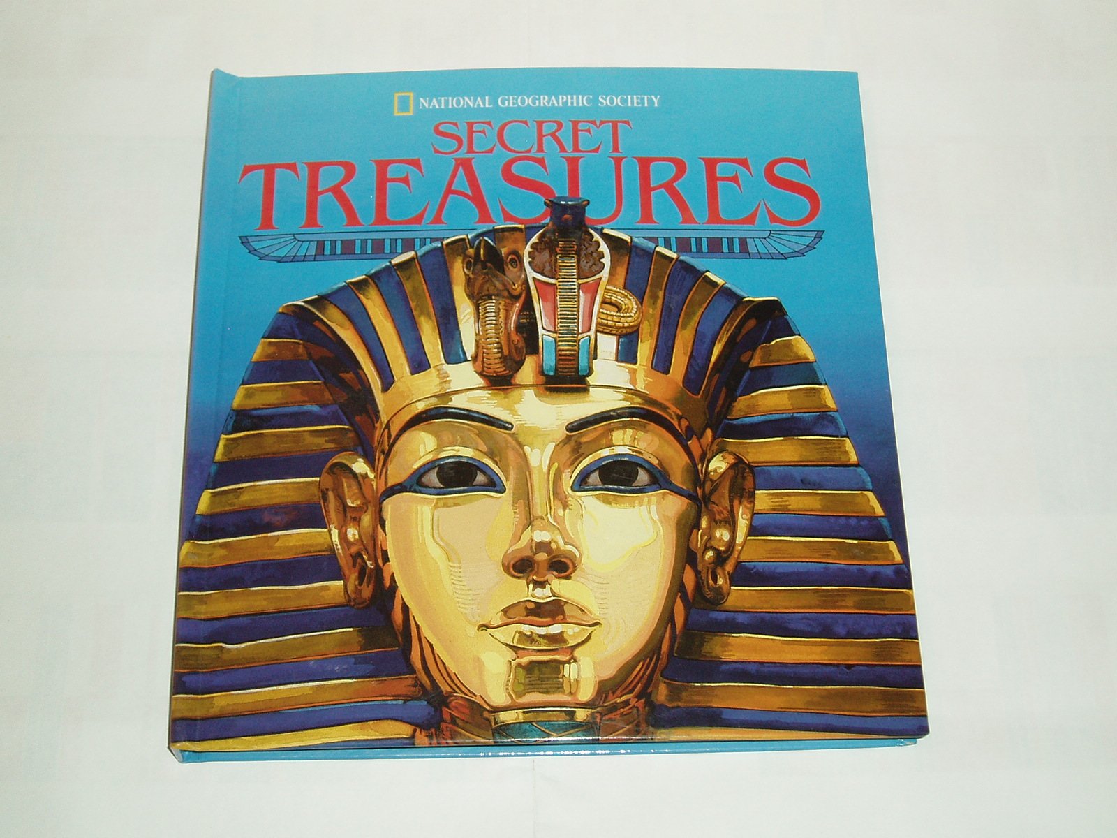 PopUp: Secret Treasures (A National Geographic Action Book),Used