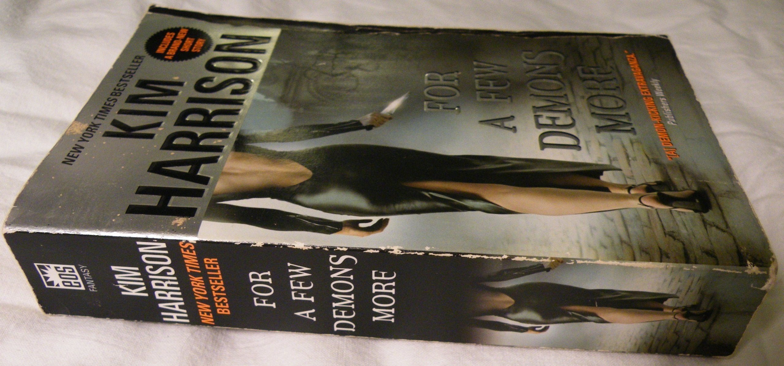 For a Few Demons More (The Hollows, Book 5),Used