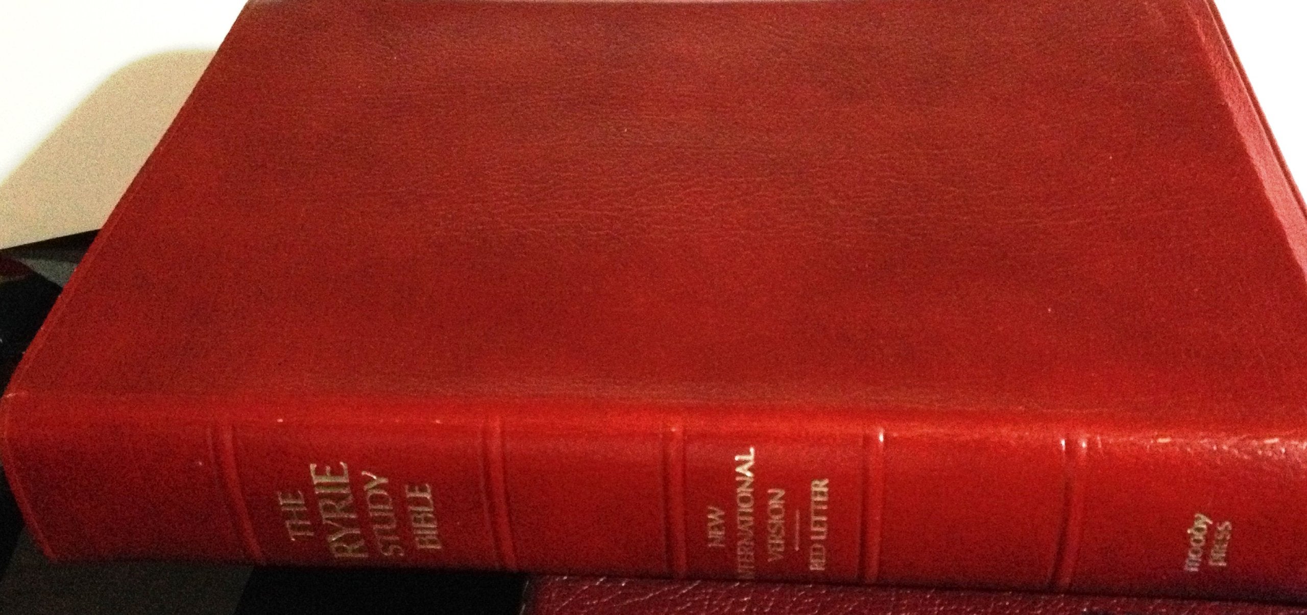 Ryrie Study Bible With Introductions, Annotations, Outlines, Marginal References
