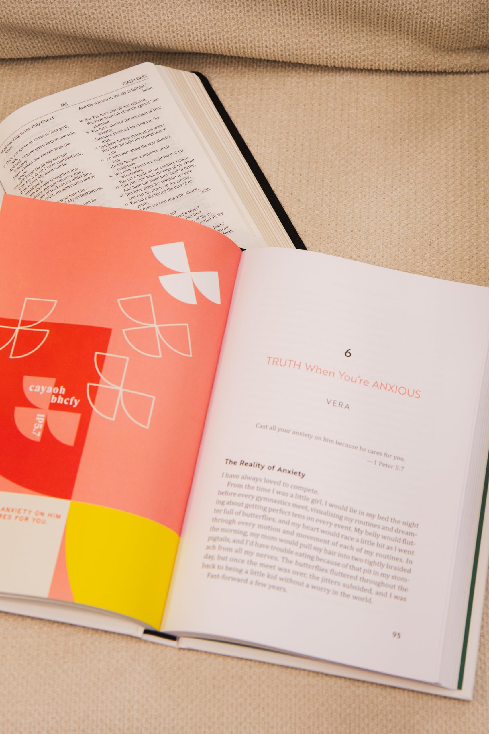 Dwell Differently: Overcome Negative Thinking with the Simple Practice of Memorizing Gods Truth (The LifeChanging Scripture Mem,Used