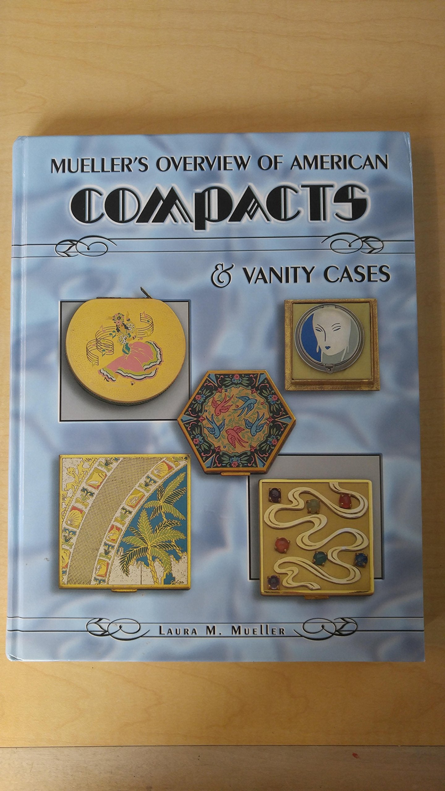 Mueller's Overview of American Compacts & Vanity Cases,Used