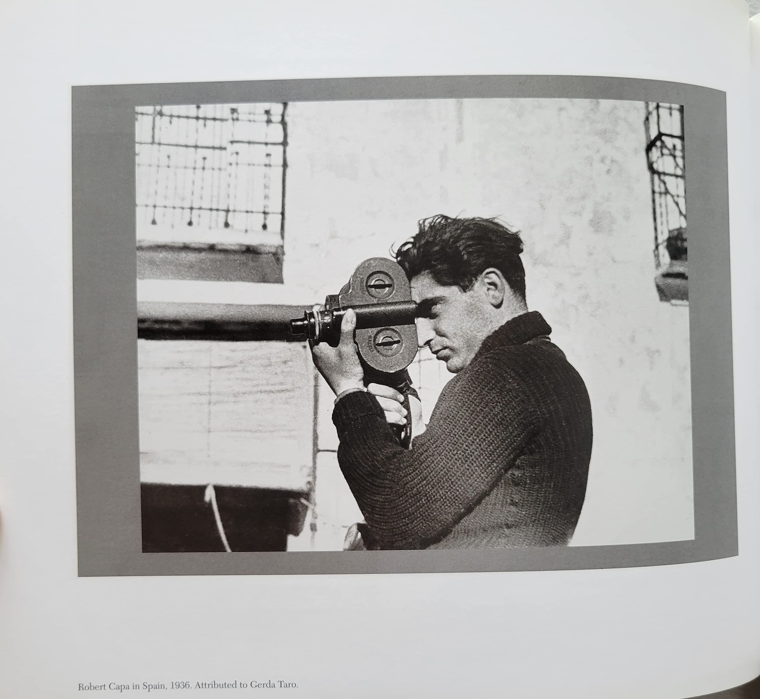Heart Of Spain: Robert Capa'S Photographs Of The Spanish Civil War