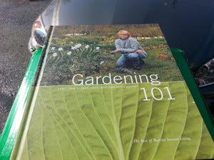 Gardening 101: Learn How to Plan, Plant, and Maintain a Garden (The Best of Martha Stewart Living),Used