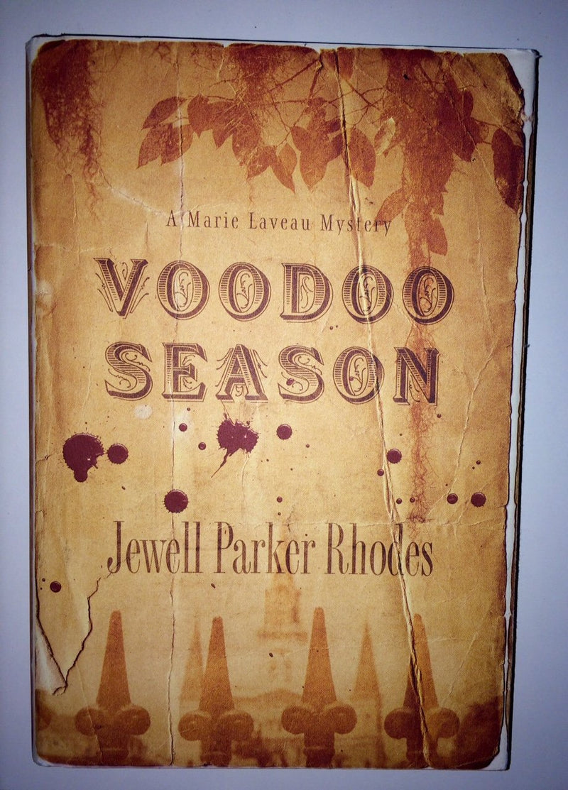 Voodoo Season: A Marie Laveau Mystery-new