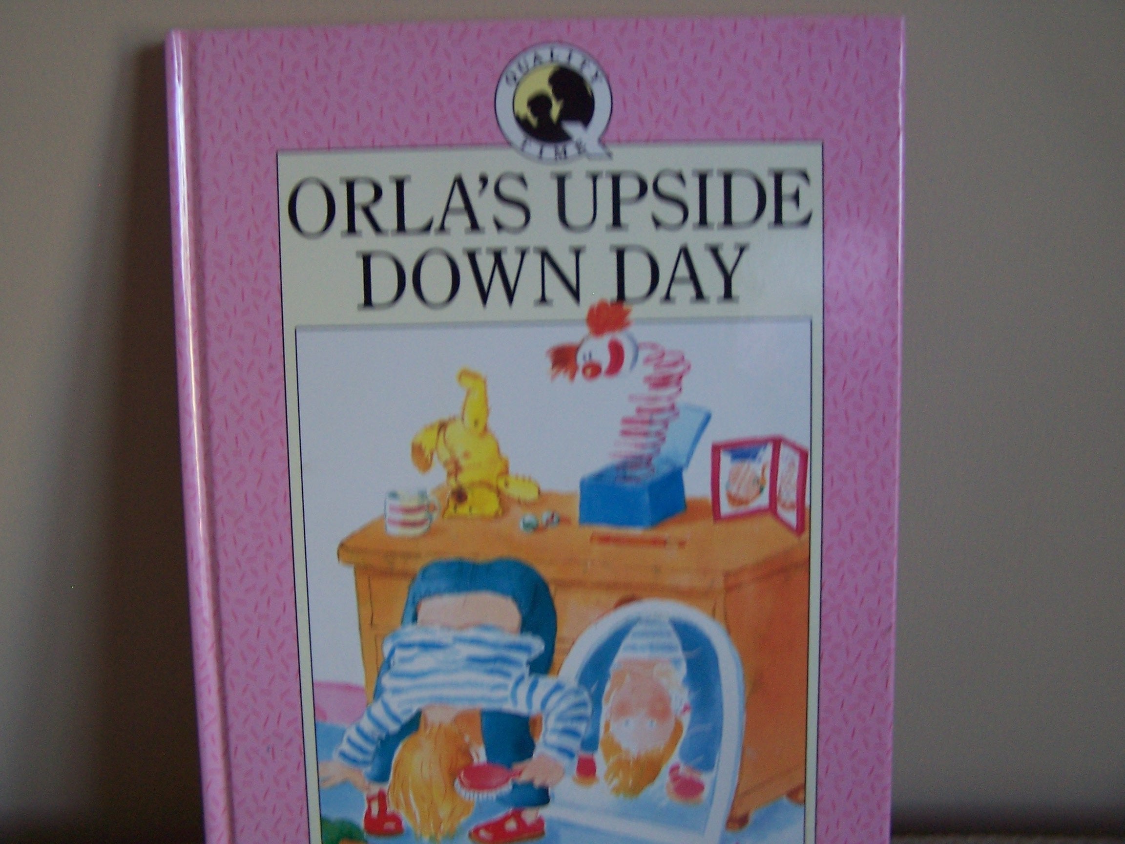 Orla's UpsideDown Day (Quality Time Readers),Used