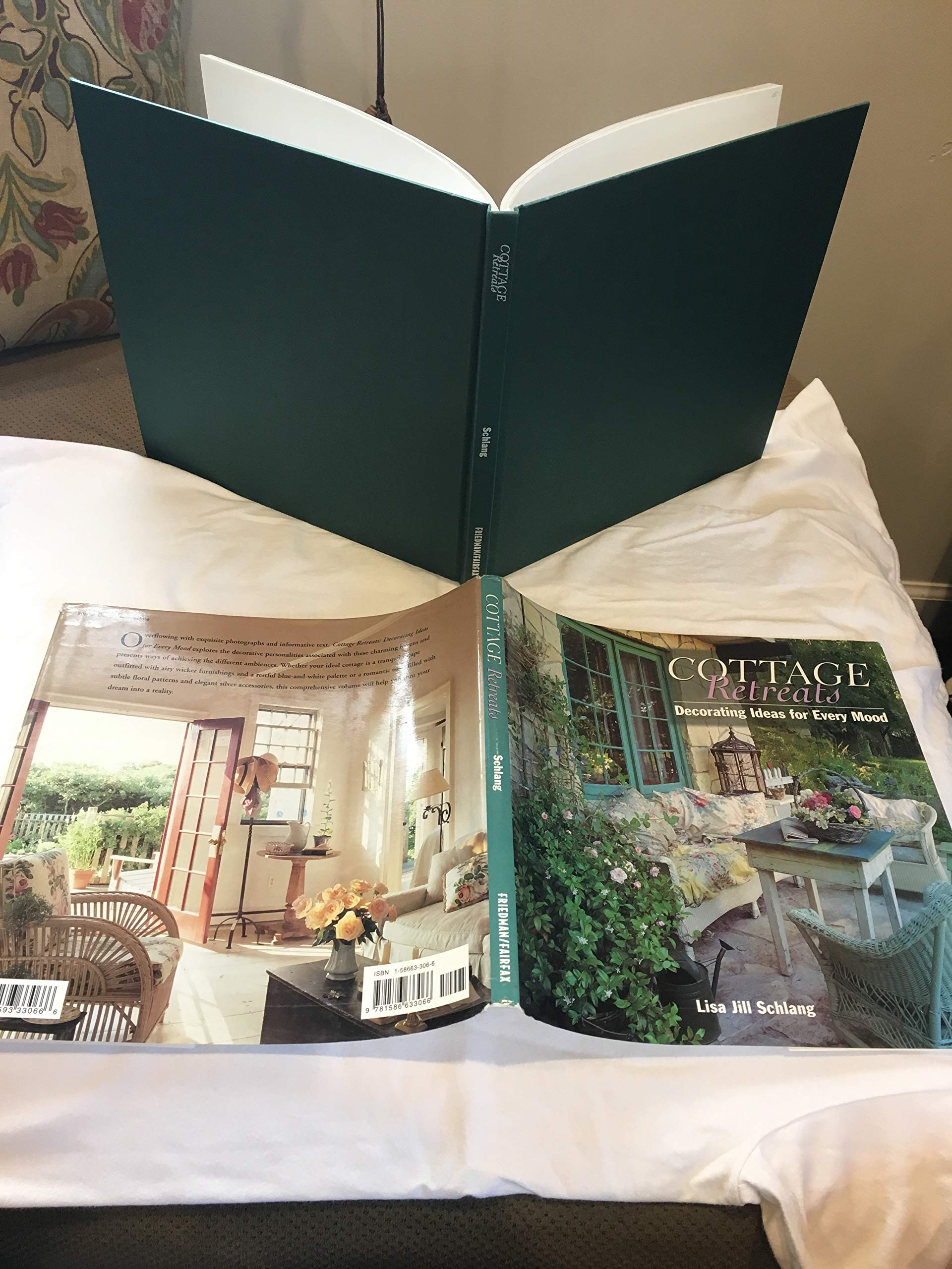 COTTAGE RETREATS: Decorating Ideas For Every Mood,Used