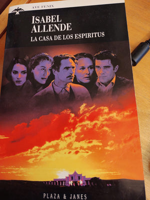 LA Casa De Los Espiritus,Used