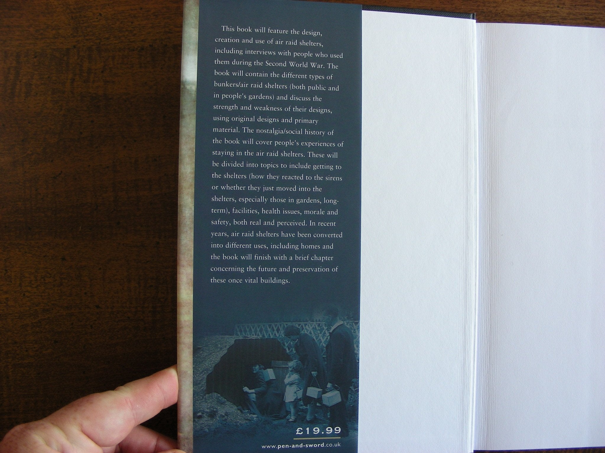 Air Raid Shelters Of The Second World War: Family Stories Of Survival In The Blitz