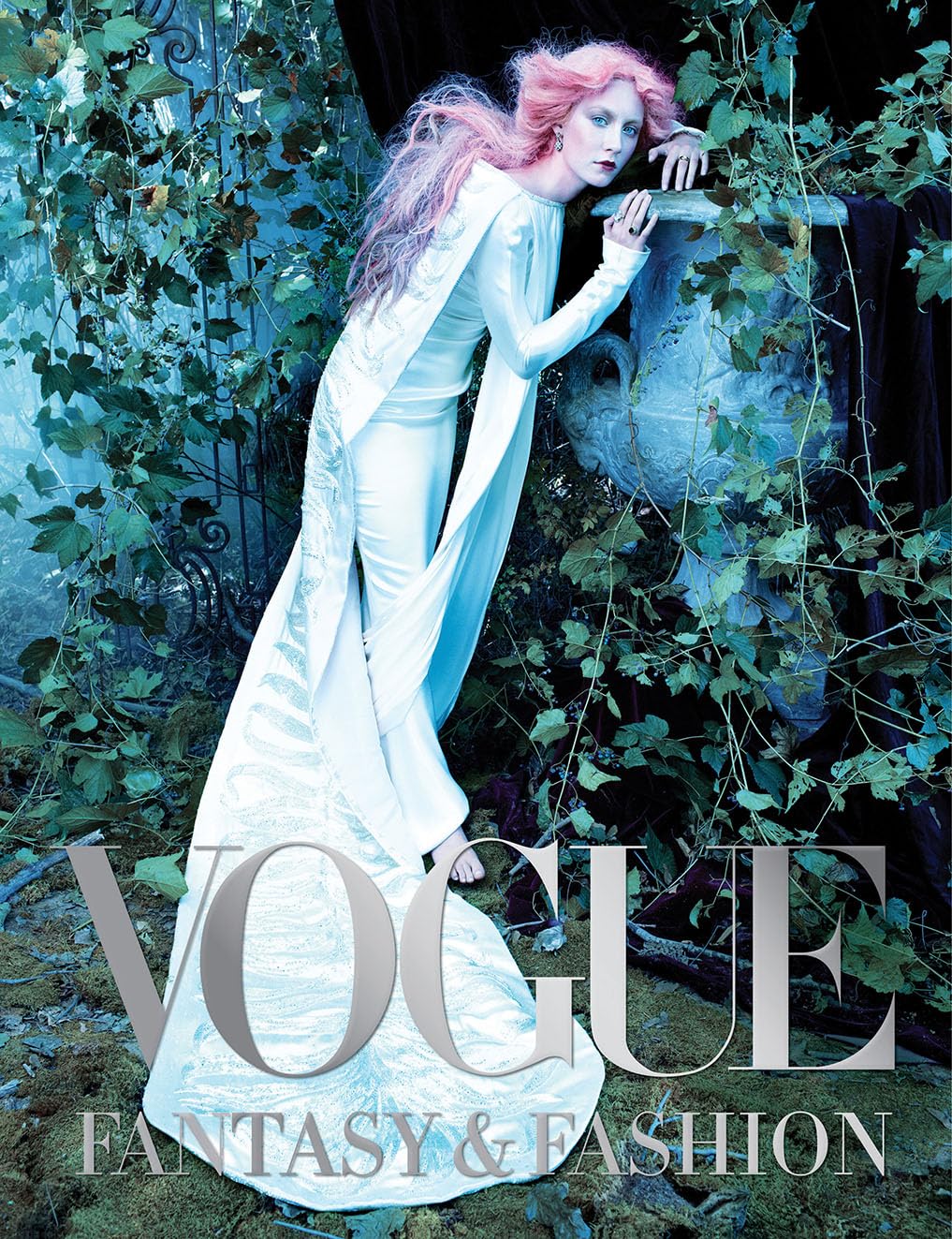 Vogue: Fantasy & Fashion: Photographs of Empowering and Fantastical Fashion Narratives,Used