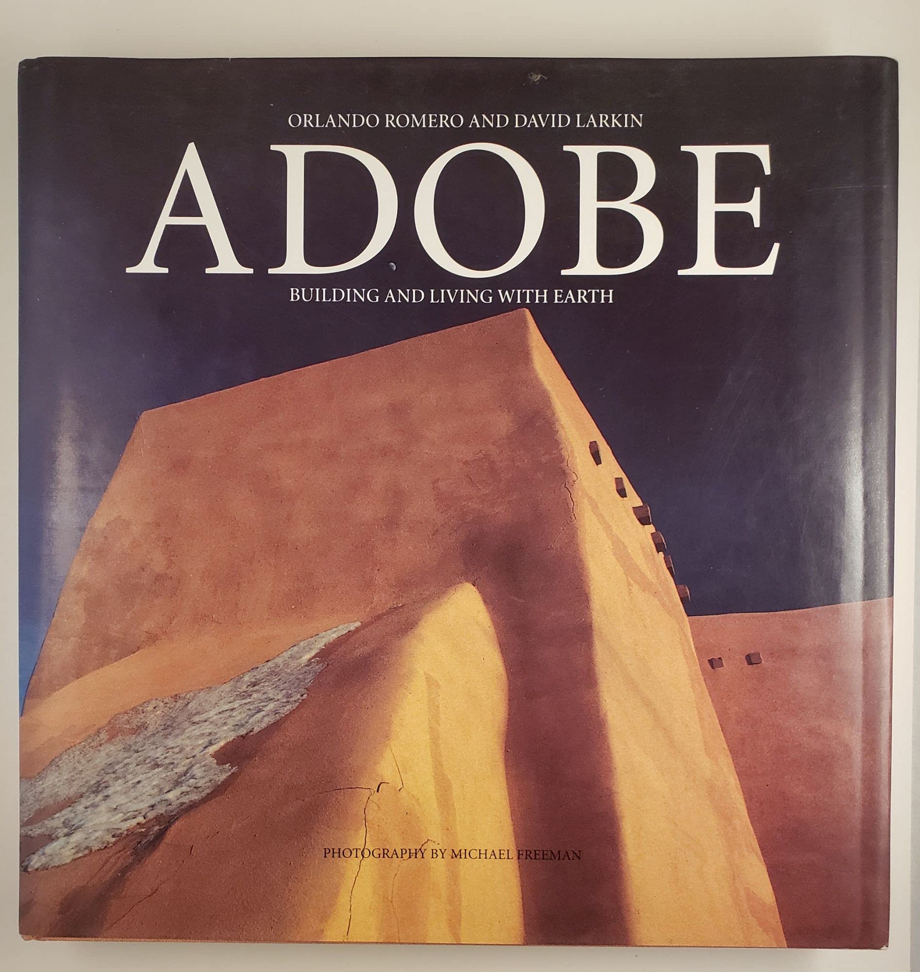 Adobe: Building And Living With Earth,New