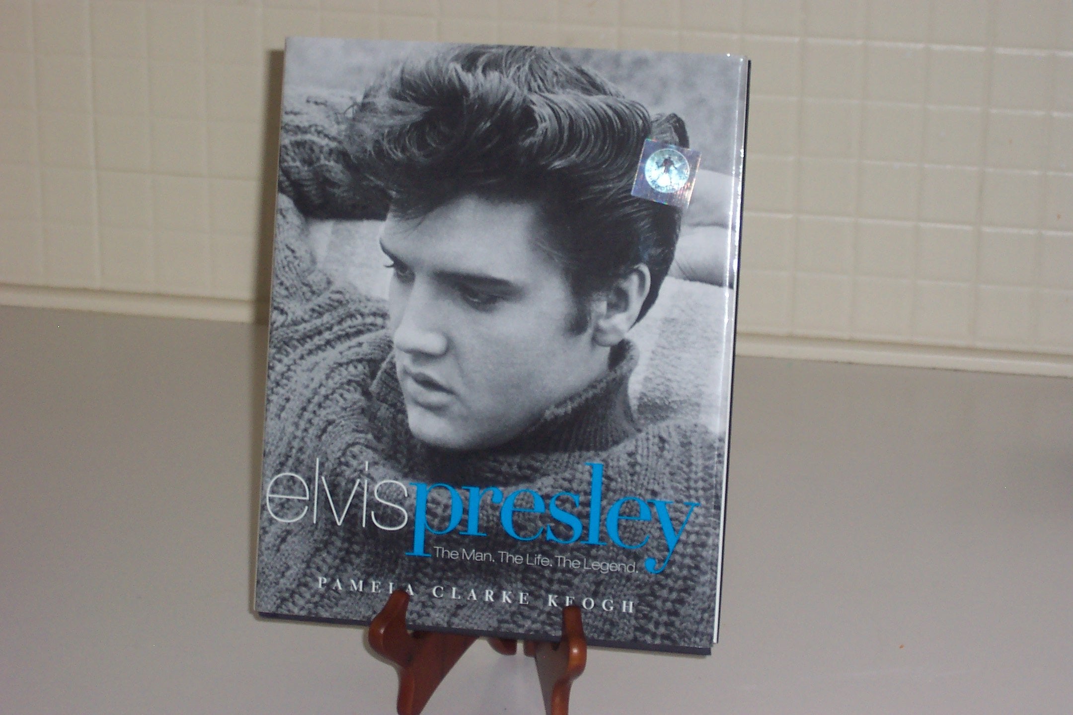 Elvis Presley: The Man. The Life. The Legend.,New