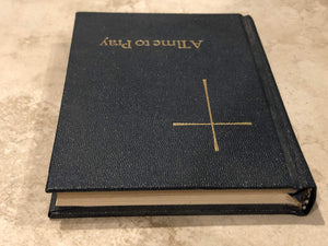 A Time To Pray: Prayers, Pslams, And Readings For Personal Devotions,New