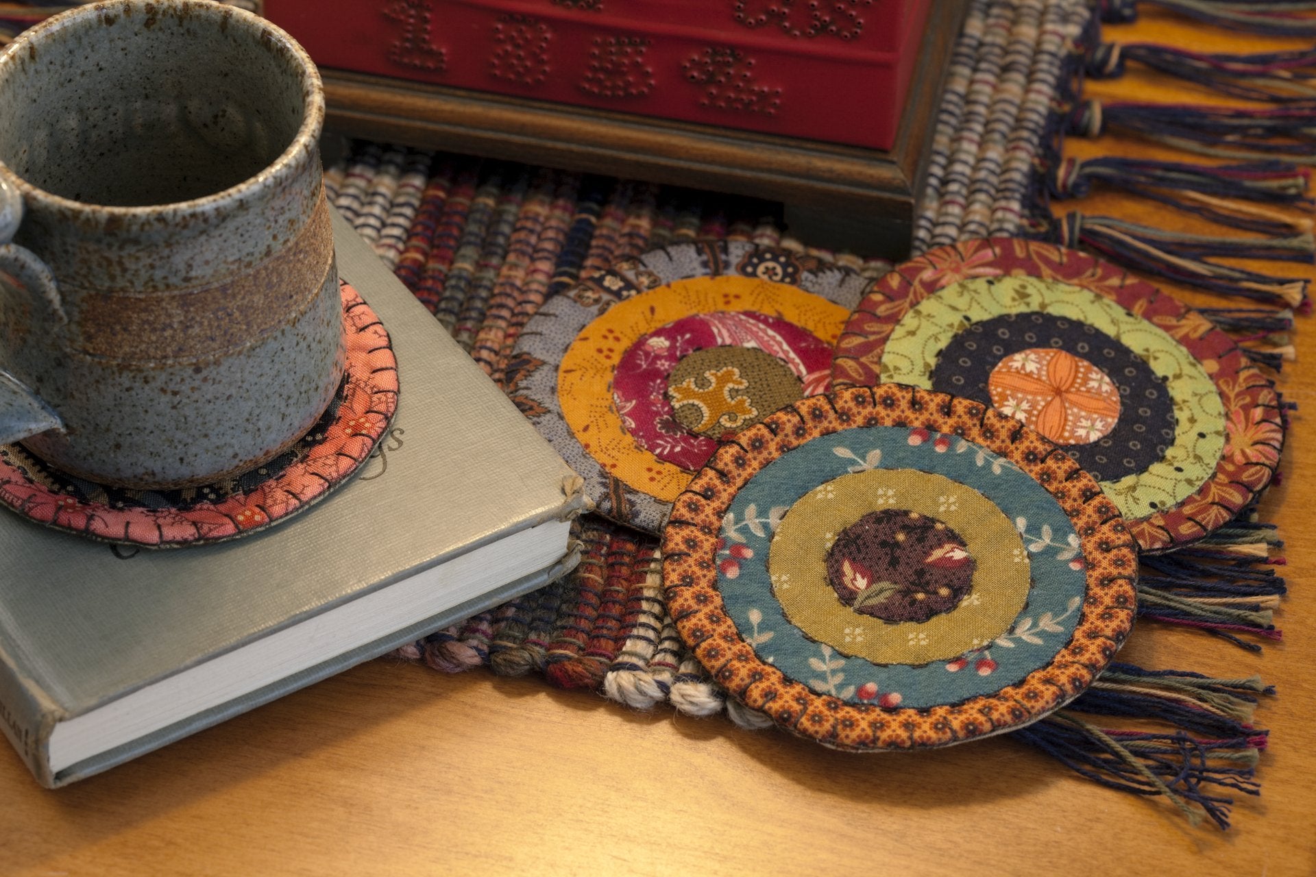 Simple Graces: Charming Quilts and Companion Projects,Used