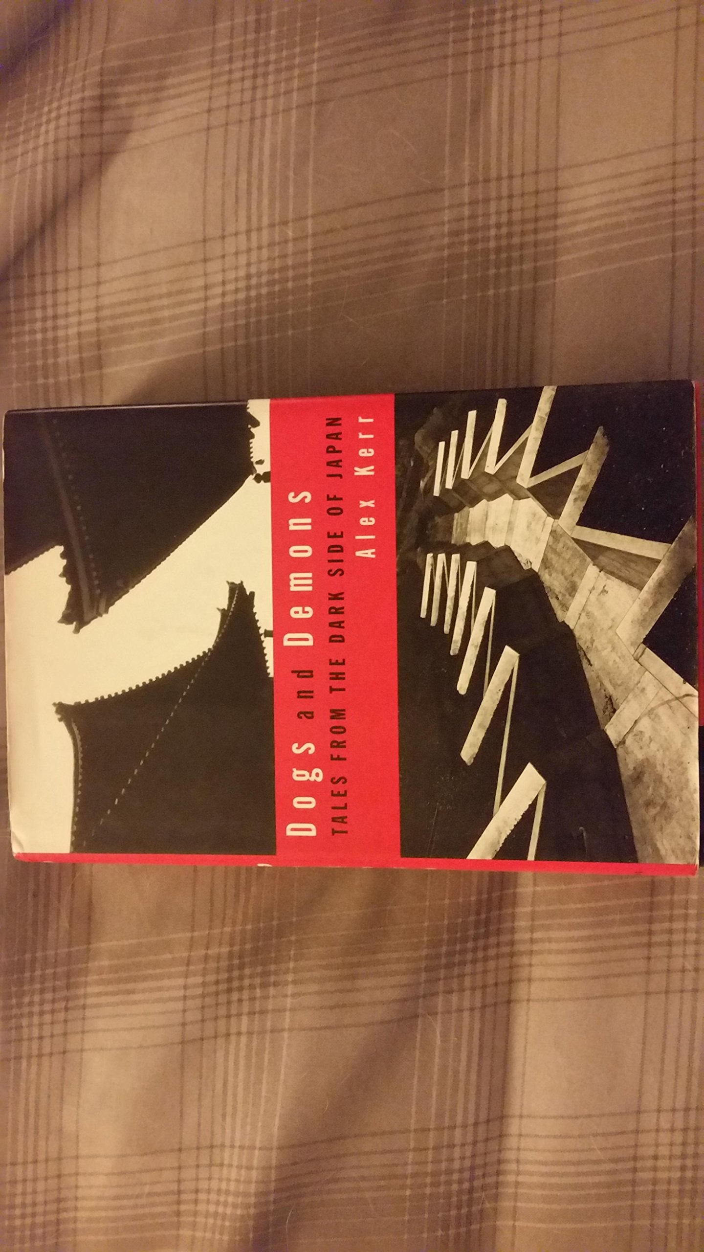 Dogs and Demons: Tales From the Dark Side of Modern Japan,Used