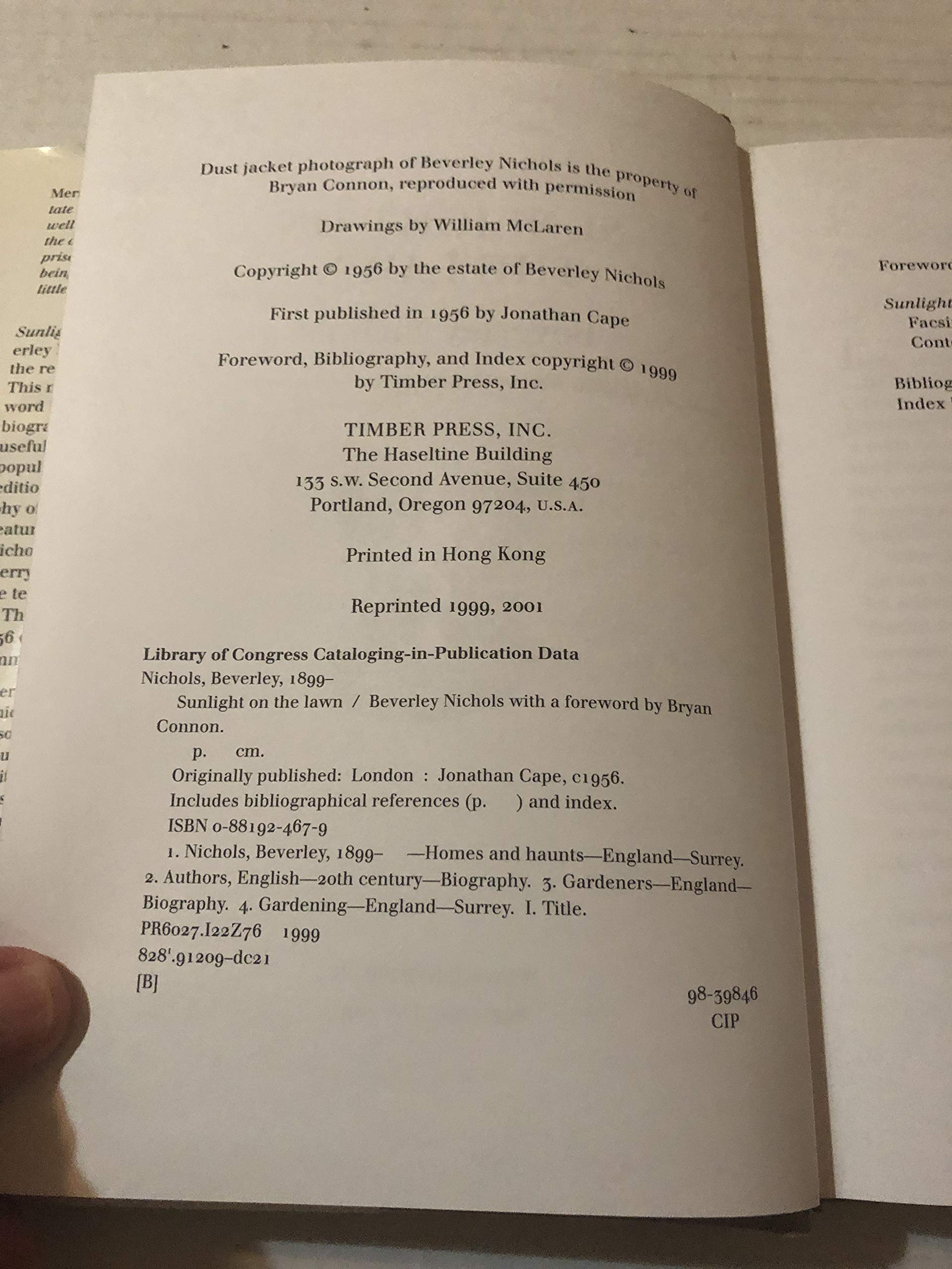 Sunlight On The Lawn (Beverley Nichols Trilogy Book 3),New