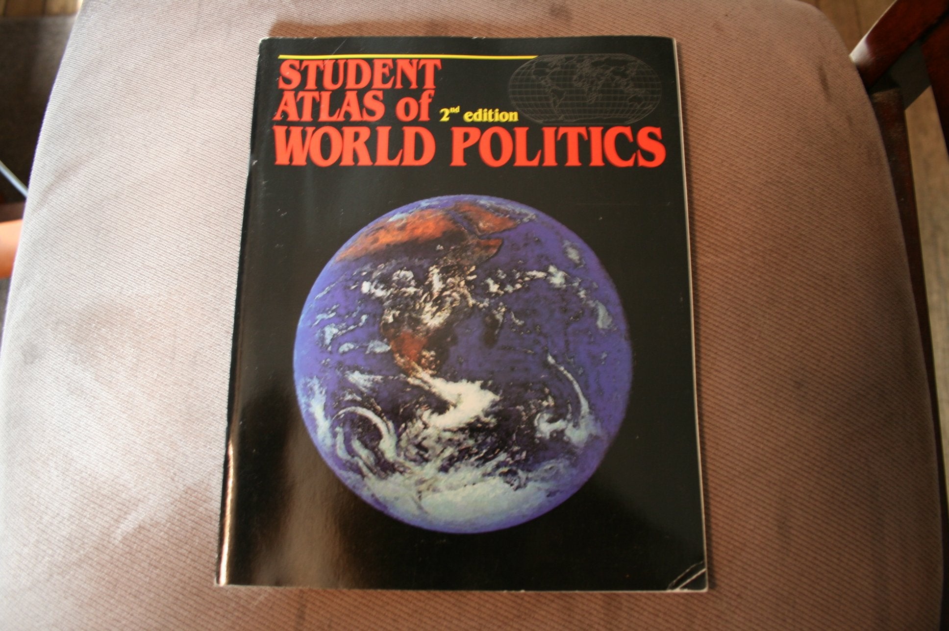 Student Atlas of World Politics,Used