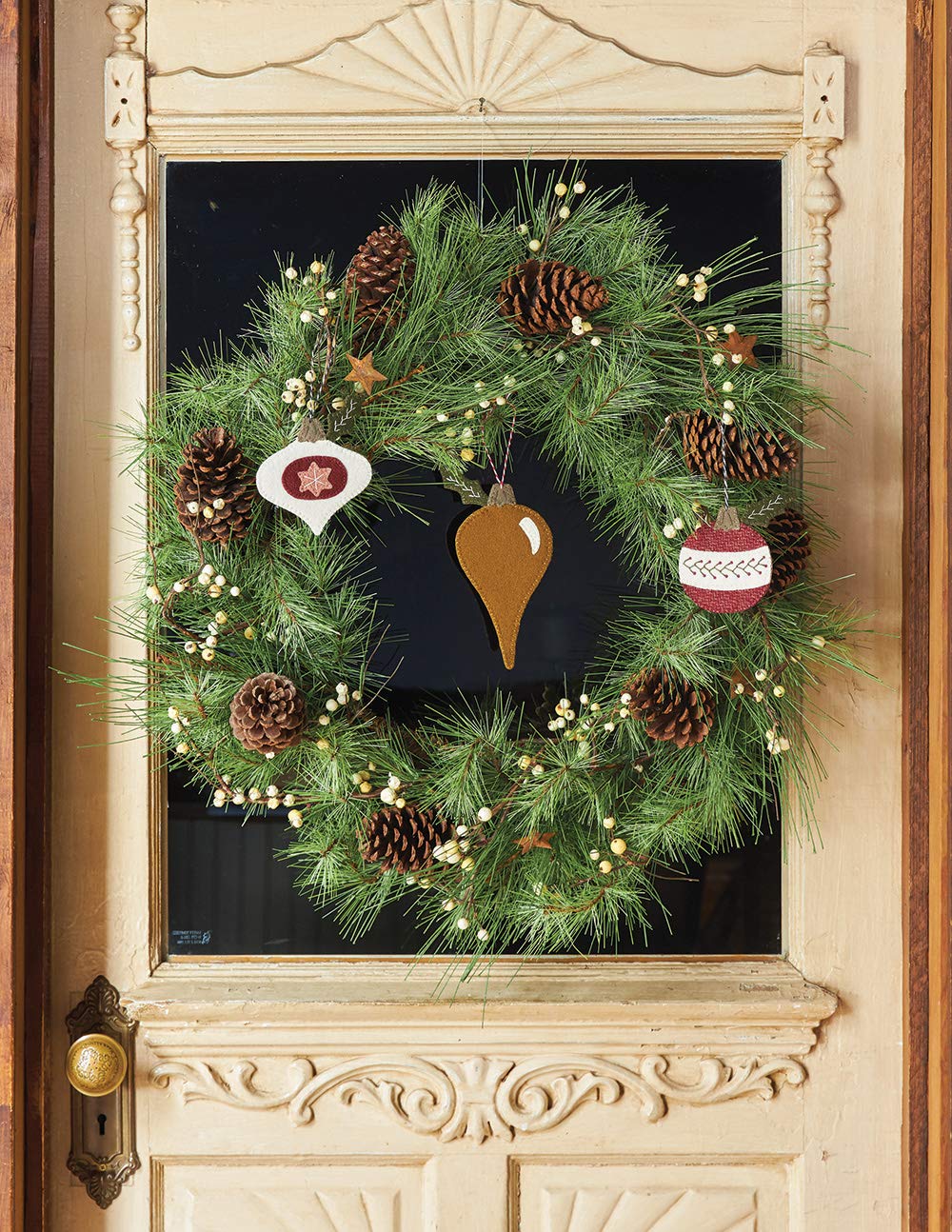 Buttermilk Basin's Ornament Extravaganza: 45 EasytoStitch Designs!,Used