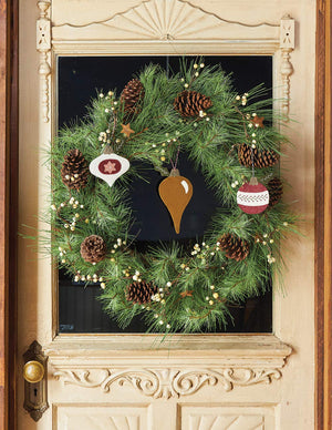 Buttermilk Basin's Ornament Extravaganza: 45 EasytoStitch Designs!,Used