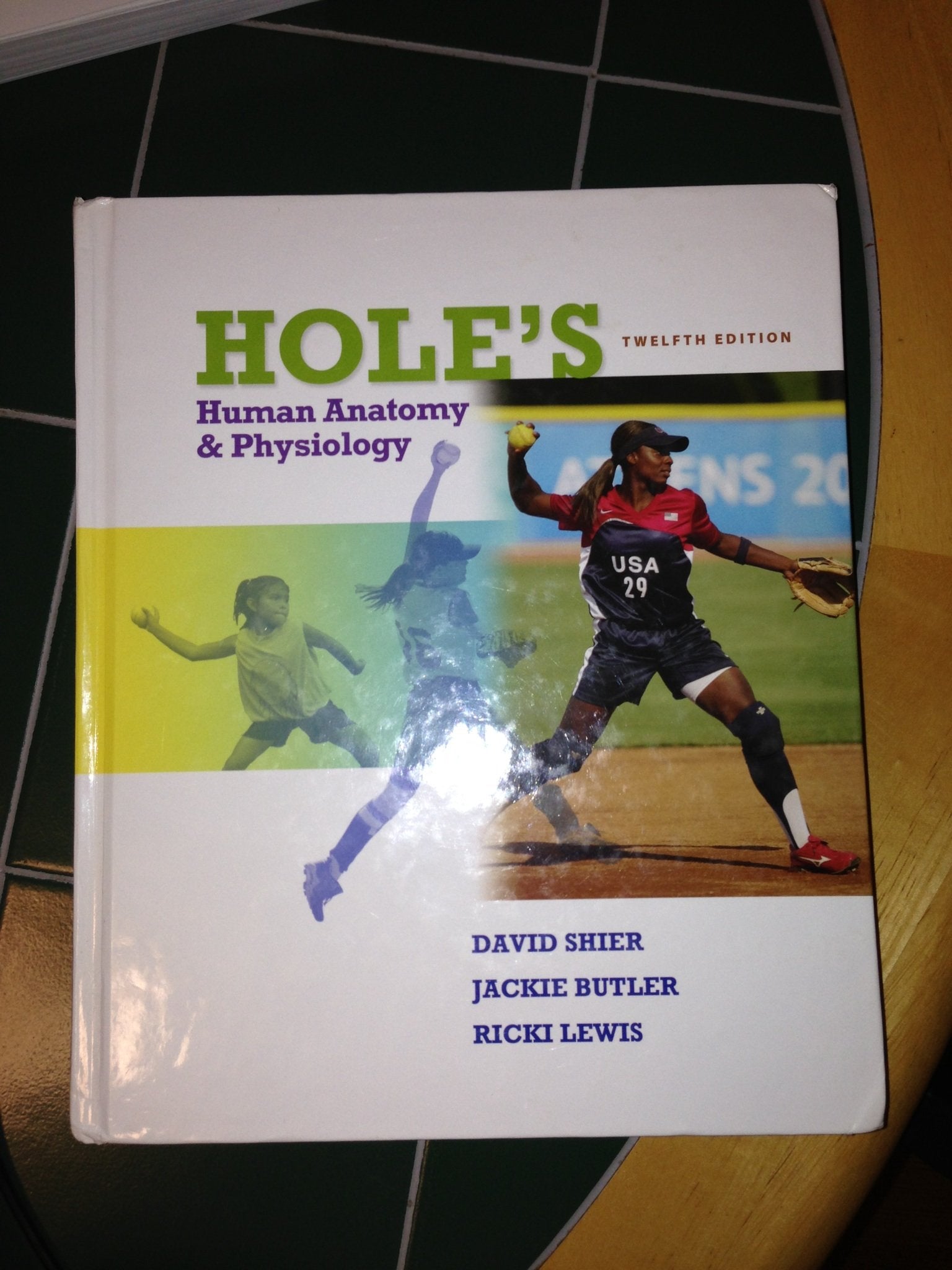 Hole'S Human Anatomy & Physiology [Hardcover],Used