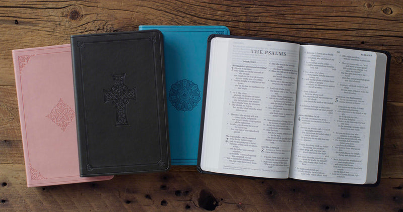 ESV Large Print Value Thinline Bible (TruTone, Olive, Celtic Cross Design),Used