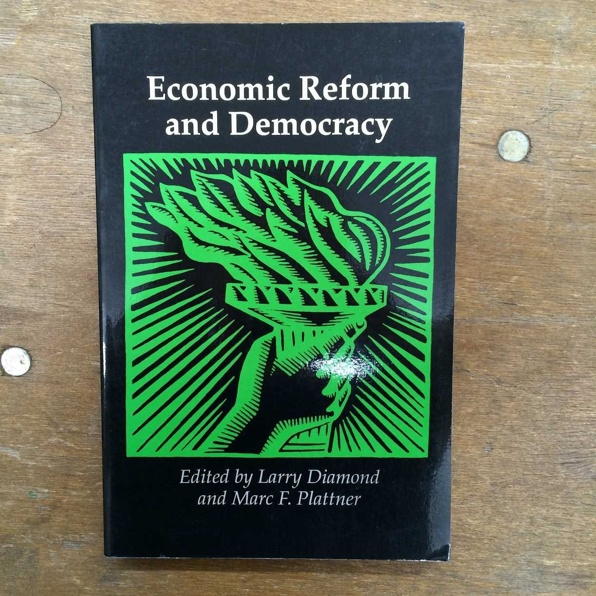 Economic Reform and Democracy (A Journal of Democracy Book),Used