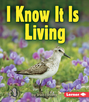 I Know It Is Living (First Step Nonfiction  Living Or Nonliving),Used
