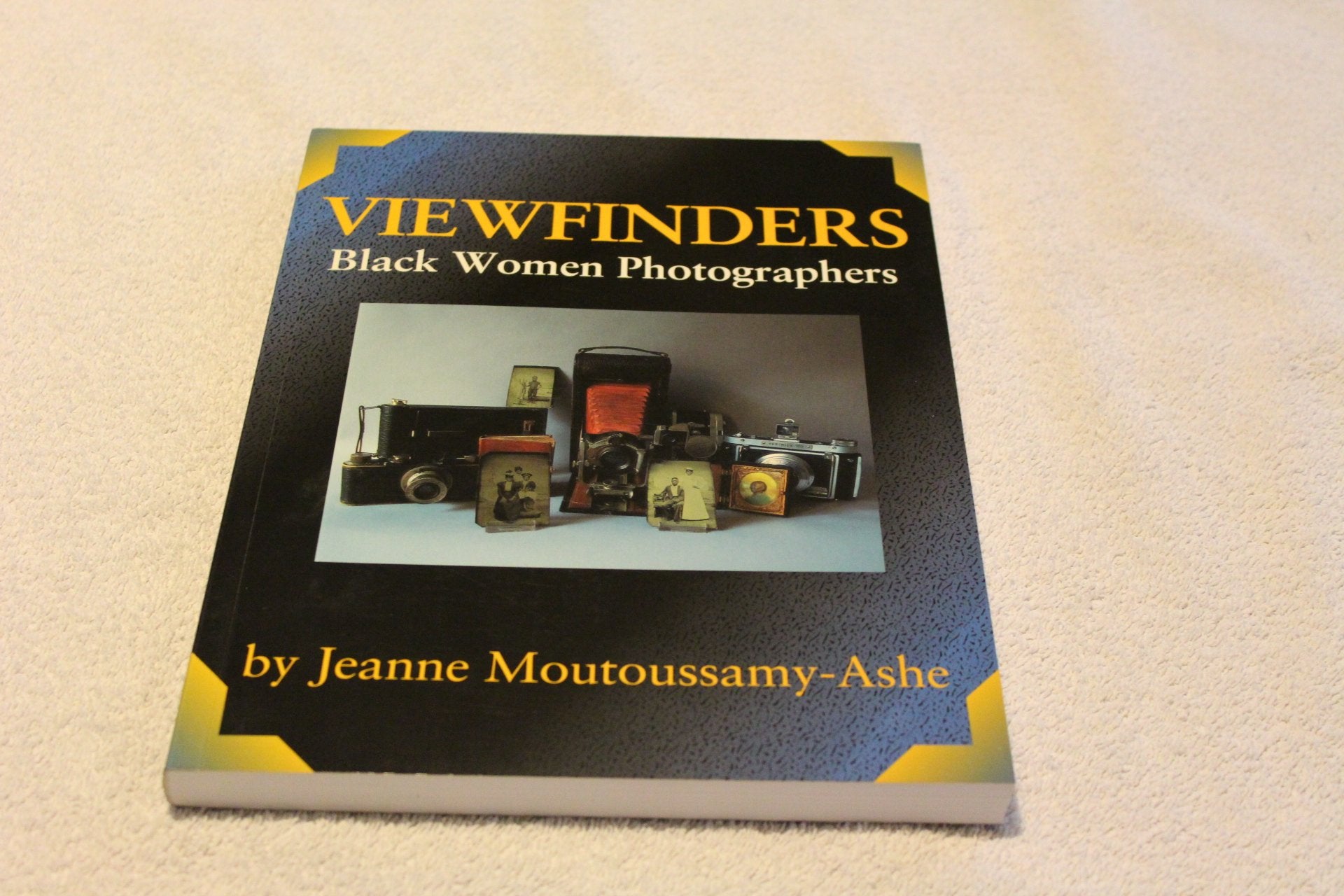 Viewfinders: Black Women Photographers,New
