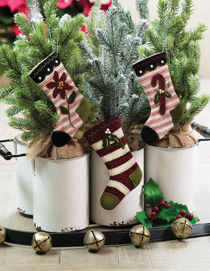 Buttermilk Basin's Ornament Extravaganza: 45 EasytoStitch Designs!,Used