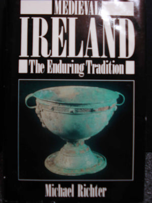 Medieval Ireland: The Enduring Tradition (English and German Edition),Used