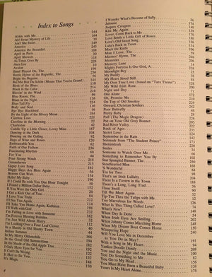 Reader's Digest: Family Songbook,Used