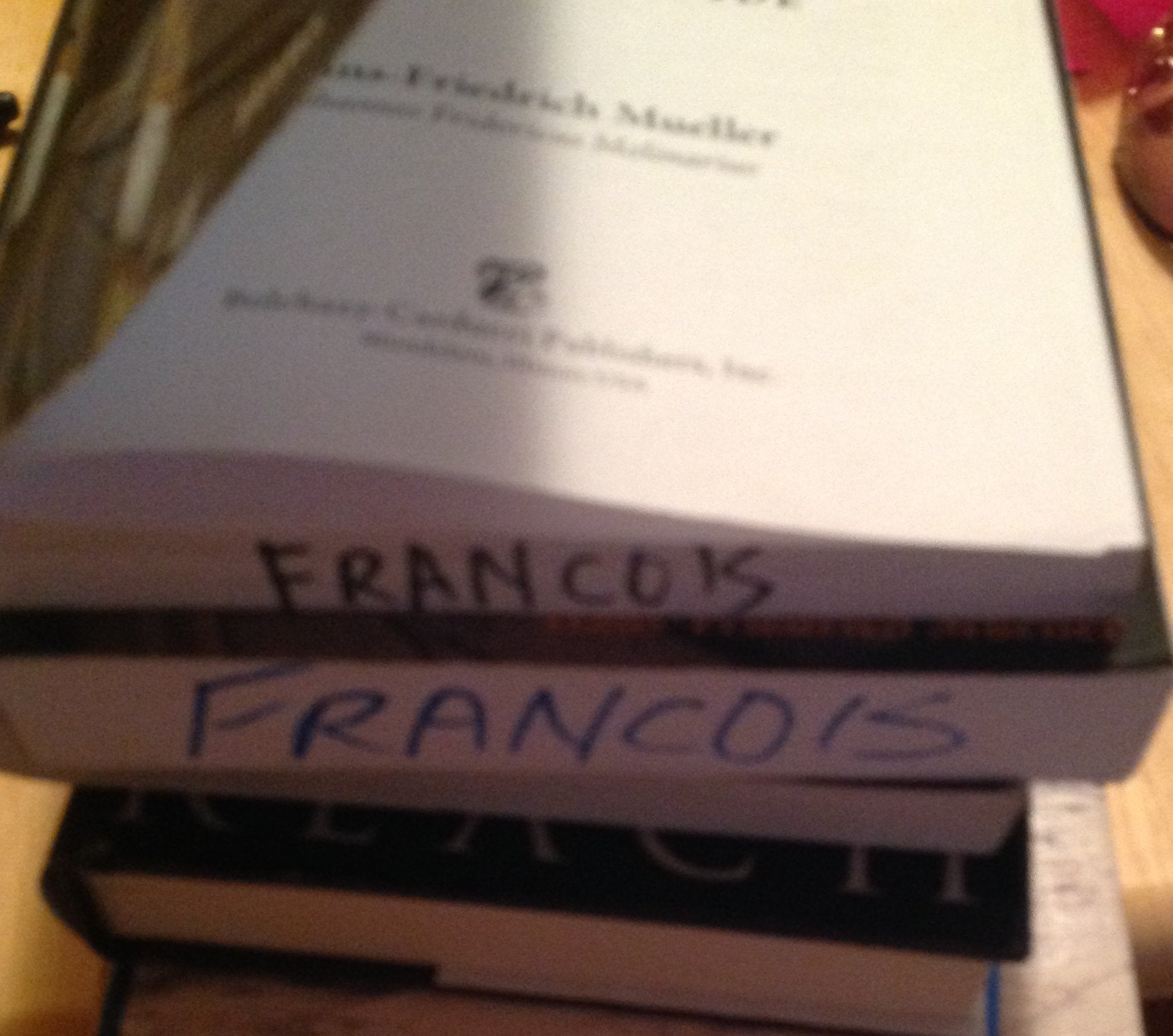 Caesar: Selections From His Commentarii De Bello Gallico (English And Latin Edition),Used