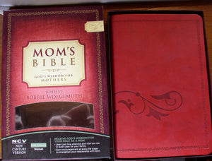 Mom's Bible: New Century Version, Red Leathersoft, God's Wisdom for Mothers,New