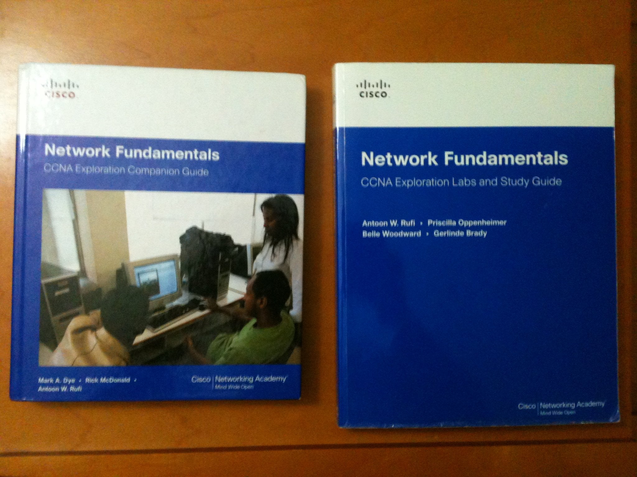 Network Fundamentals CCNA Exploration Labs and Study Guide,New