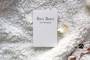 NIV, Tiny Testament Bible: New Testament, Leathersoft, White,Used