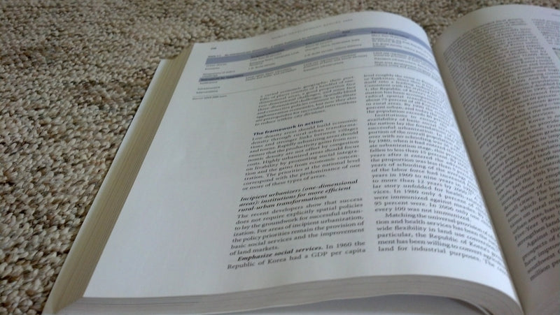 World Development Report 2009: Reshaping Economic Geography (World Development Report (Paperback)),Used