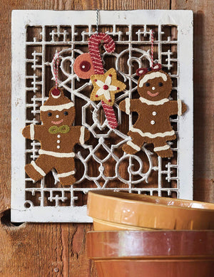 Buttermilk Basin's Ornament Extravaganza: 45 EasytoStitch Designs!,Used