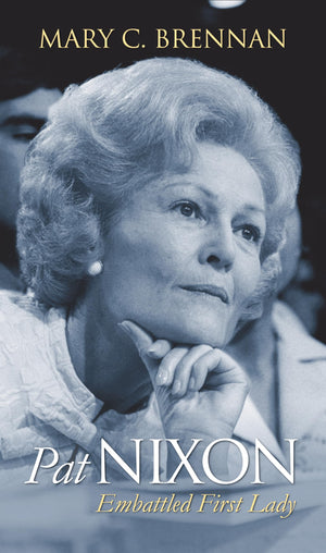 Pat Nixon: Embattled First Lady (Modern First Ladies),Used